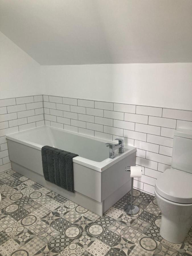 High Barnes 3 Bed House With Parking, Sleeps 7, Quiet Location Apartman Sunderland  Kültér fotó