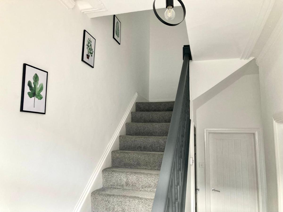 High Barnes 3 Bed House With Parking, Sleeps 7, Quiet Location Apartman Sunderland  Kültér fotó