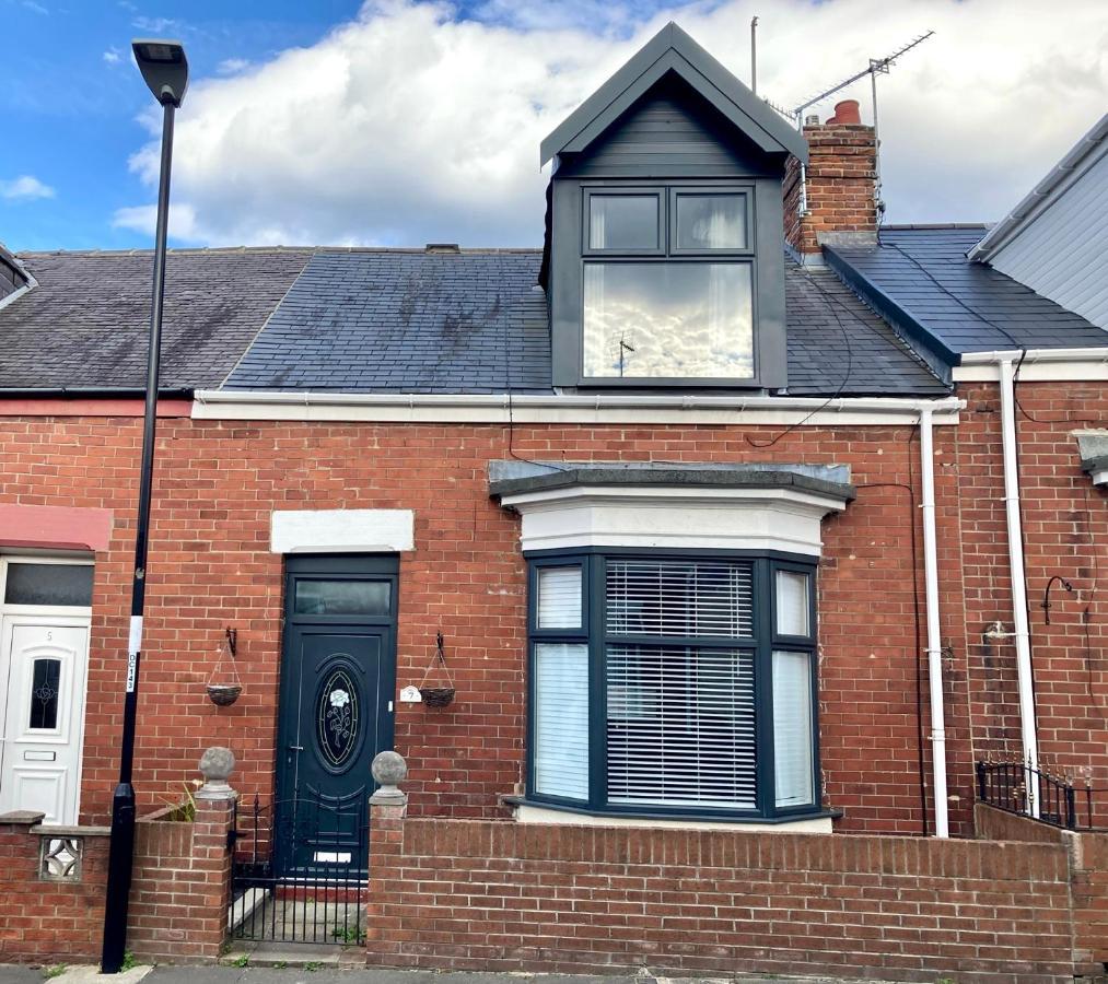 High Barnes 3 Bed House With Parking, Sleeps 7, Quiet Location Apartman Sunderland  Kültér fotó